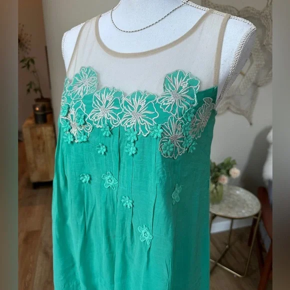 Sleeveless midi shift dress with sheer straps and hibiscus floral appliqués - Picture 2 of 7